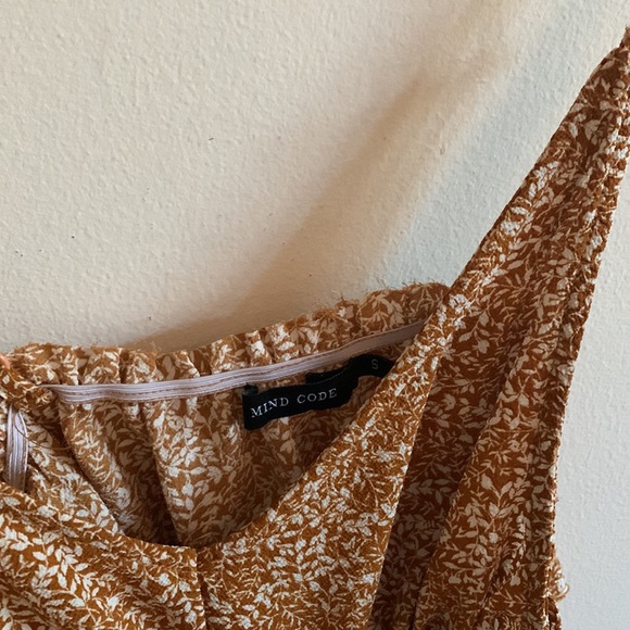 Mind Code Crop Top - Picture 2 of 4